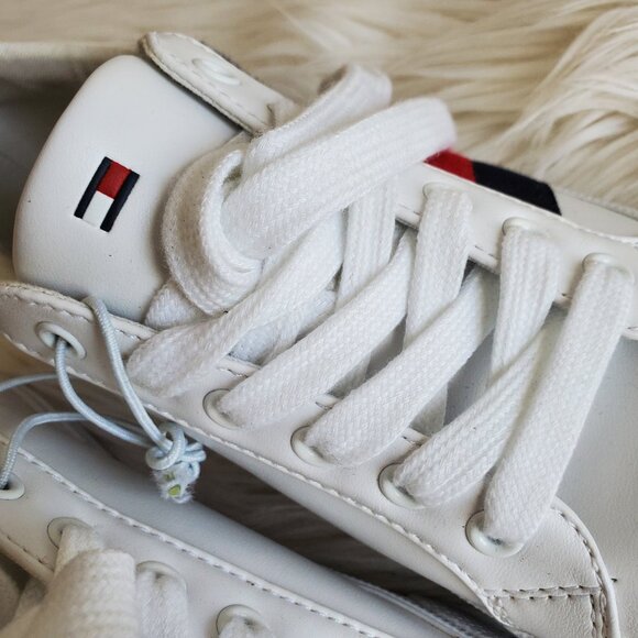 Tommy Hilfiger Women's White Twlenzi-R Classic Sneaker SZ 6.5M - Picture 10 of 11
